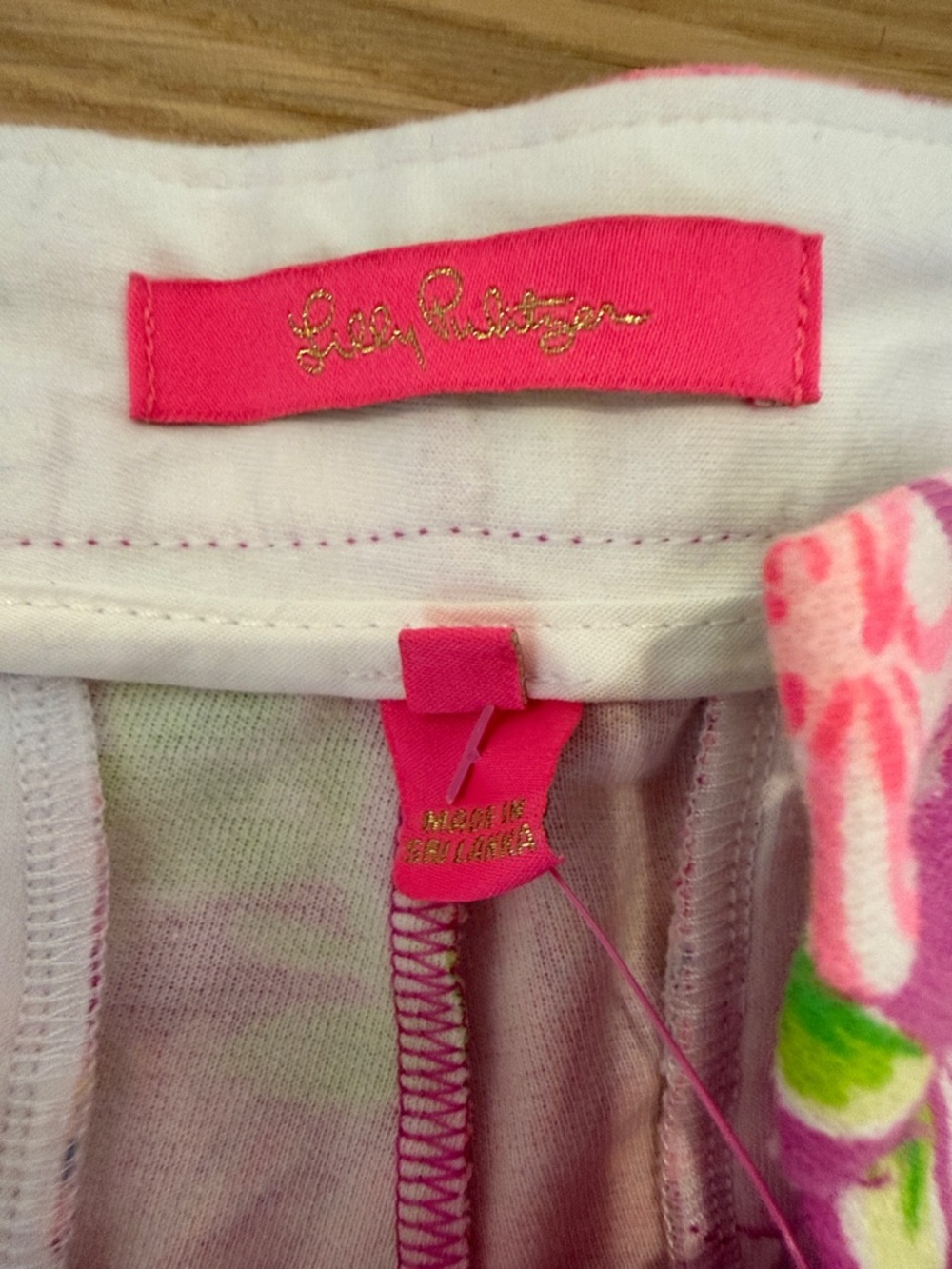 NWT Lilly Pulitzer Vibrant Pink & Purple Floral Buttercup Women’s Shorts size 8 - Picture 3 of 8